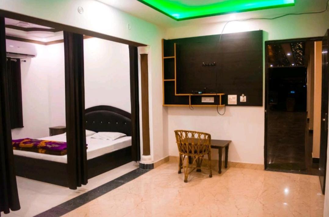 Flying Penguin Hostel ริชิเคช ภายนอก รูปภาพ